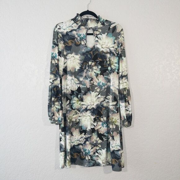 Kate & Mallory designs Dresses & Skirts - New Kate & Mallory Gray Watercolor Floral Shift Dress Size Medium‎